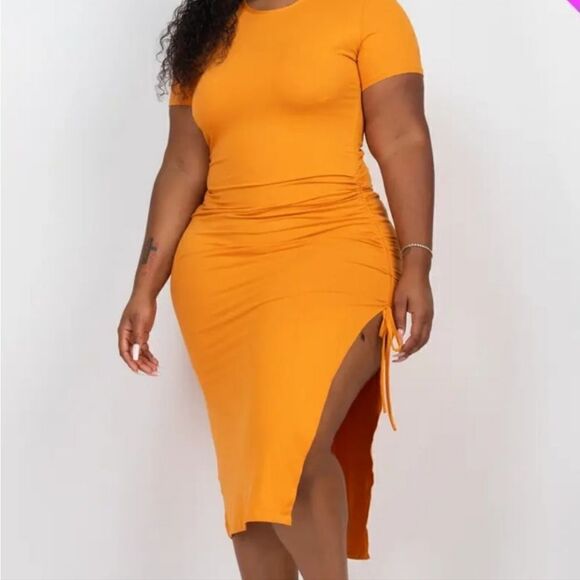 NWT Ruched Side Short Sleeve Midi Dress - Picture 1 of 3